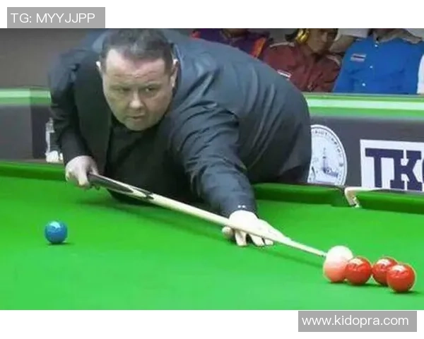 足球明星帅哥因违规行为遭禁赛引发球迷热议与媒体关注 足球明星帅哥因违规行为遭禁赛引发球迷热议与媒体关注